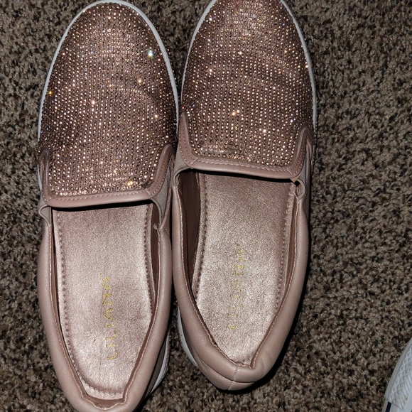 Shoes - Picture 6 of 12